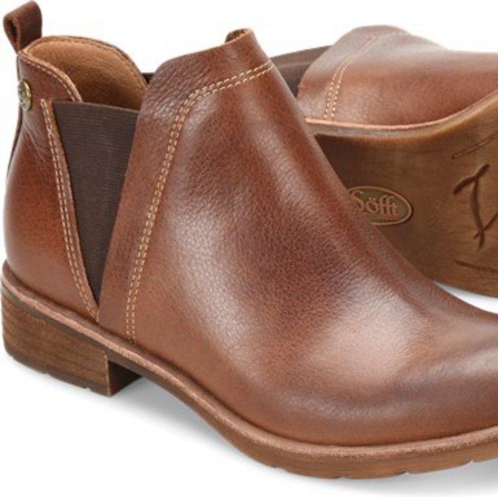 ISO: Sofft Bergamo booties size 9.5